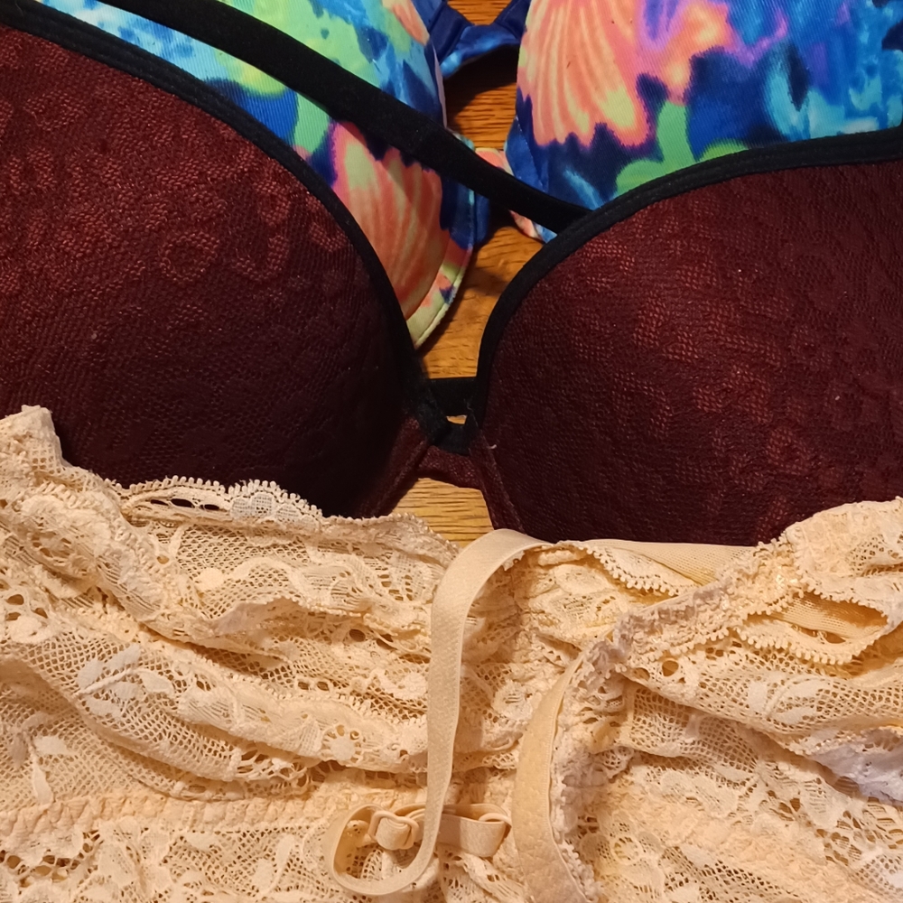 11 Victoria Secret bras 34c - Picture 2 of 5